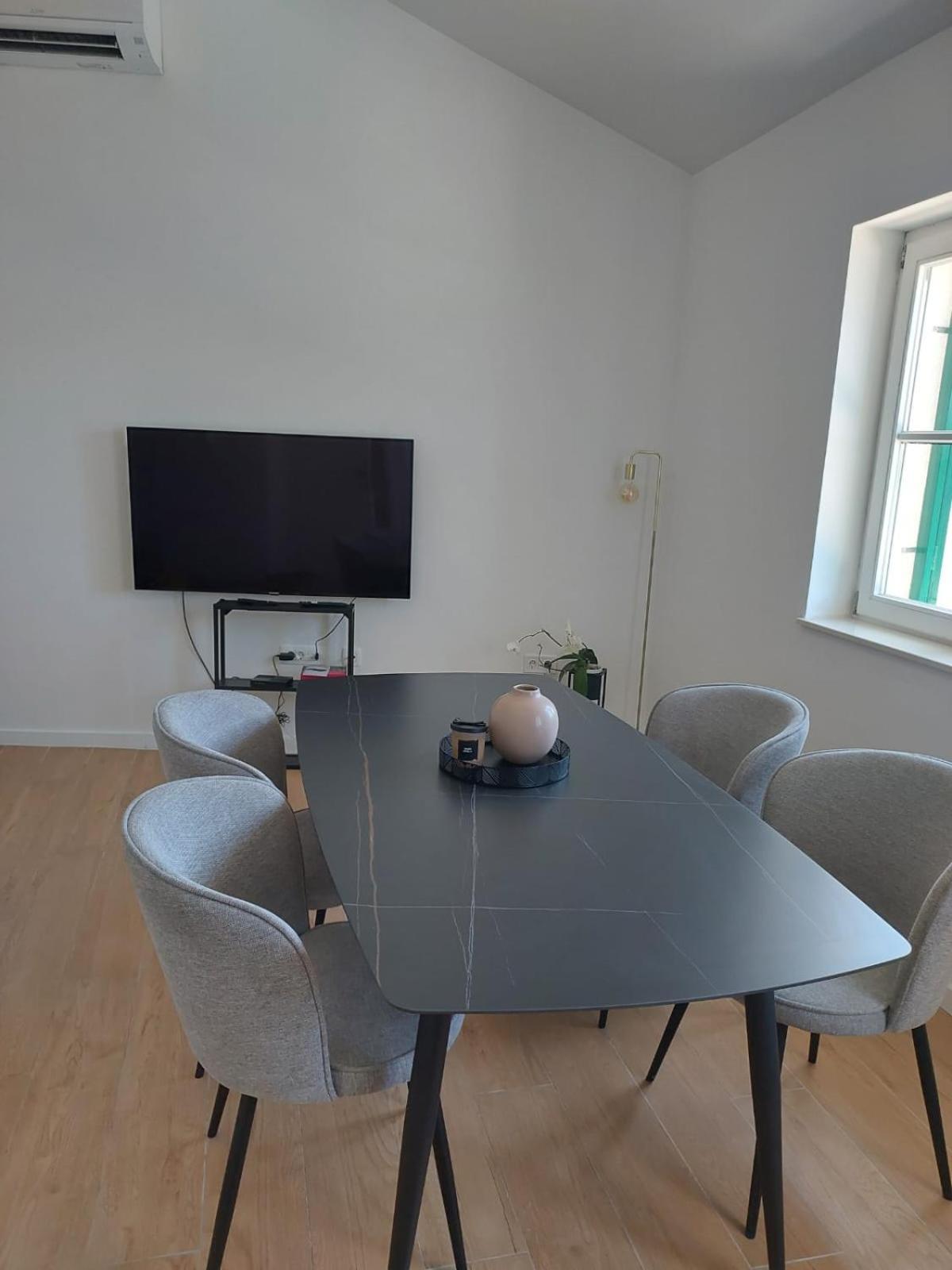 Sustina Appartement Tribalj Buitenkant foto