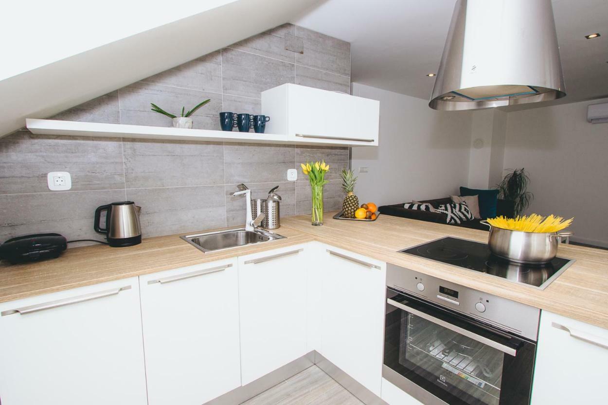Sustina Appartement Tribalj Buitenkant foto