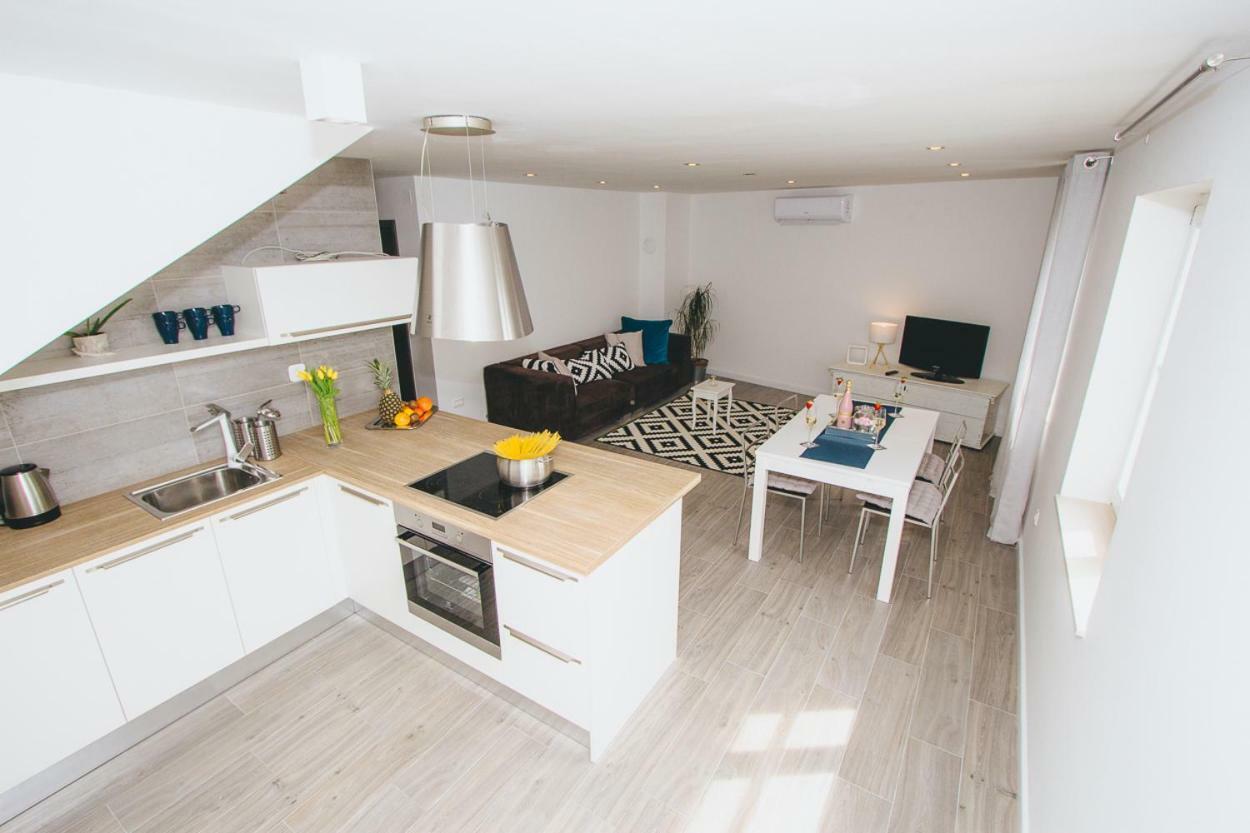 Sustina Appartement Tribalj Buitenkant foto